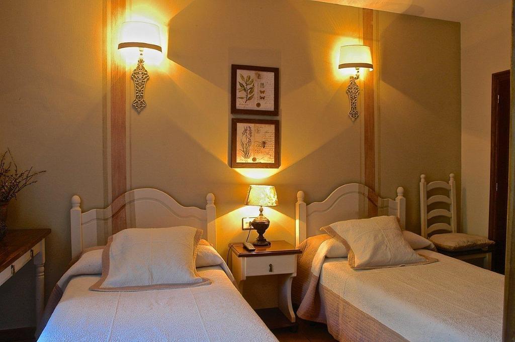 Hotel Casa Frauca Sarvise Ruang foto
