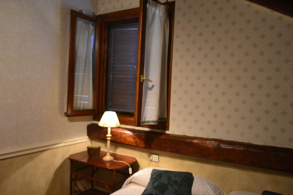 Hotel Casa Frauca Sarvise Ruang foto