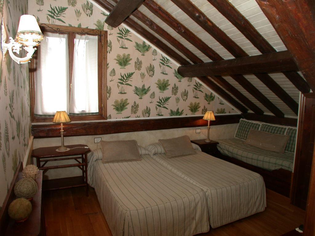 Hotel Casa Frauca Sarvise Bagian luar foto