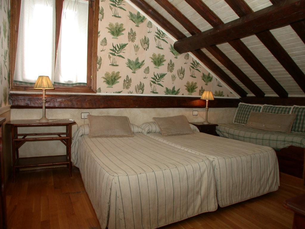 Hotel Casa Frauca Sarvise Bagian luar foto